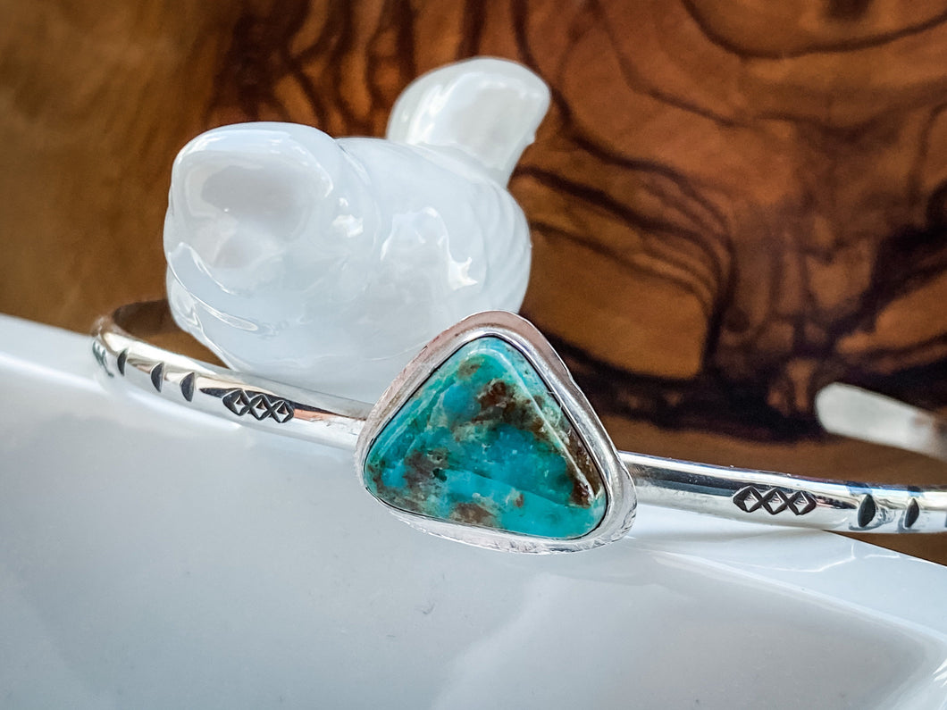 Cumpas Turquoise cuff- tri-cut stone